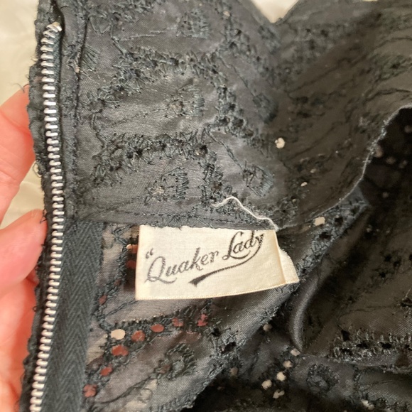 “Quaker Lady” black eyelet 1950s dress w/ scalloped boat neck full skirt - Picture 3 of 10